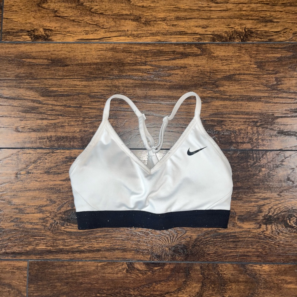 white nike sports bra
